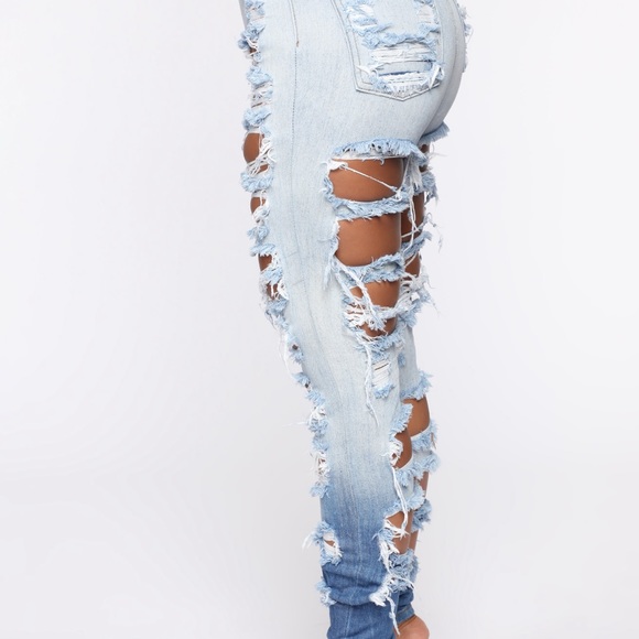 Distressed jeans - Picture 3 of 4